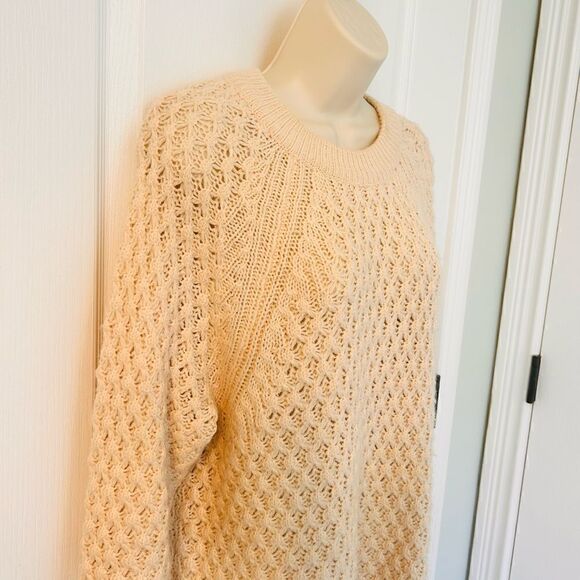 H&M Cozy Oversized Knit Taupe Sweater! ❤️ - Picture 3 of 3